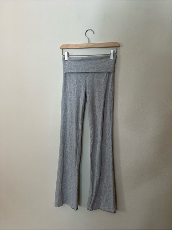 SKIMS Pants - SKIMS Light Gray Fold-Over Waist Flare Leggings XS